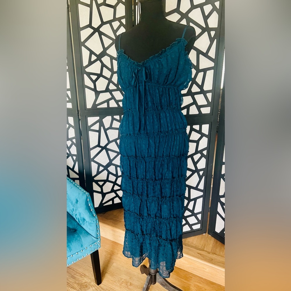 Elegant Teal Le Lis Collection lace maxi dress. NWT Size L